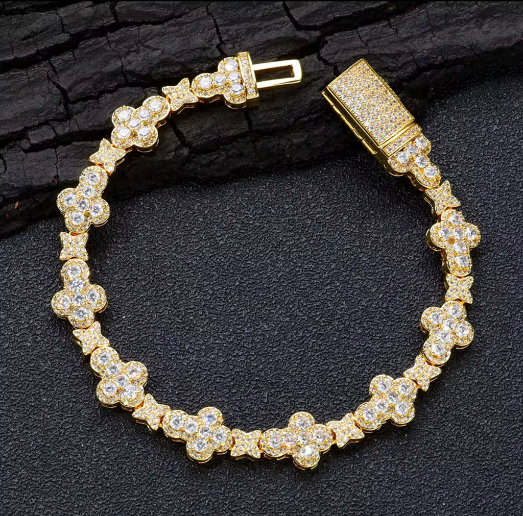 Pulsera Iced Out 10 mm Flores y Cruces