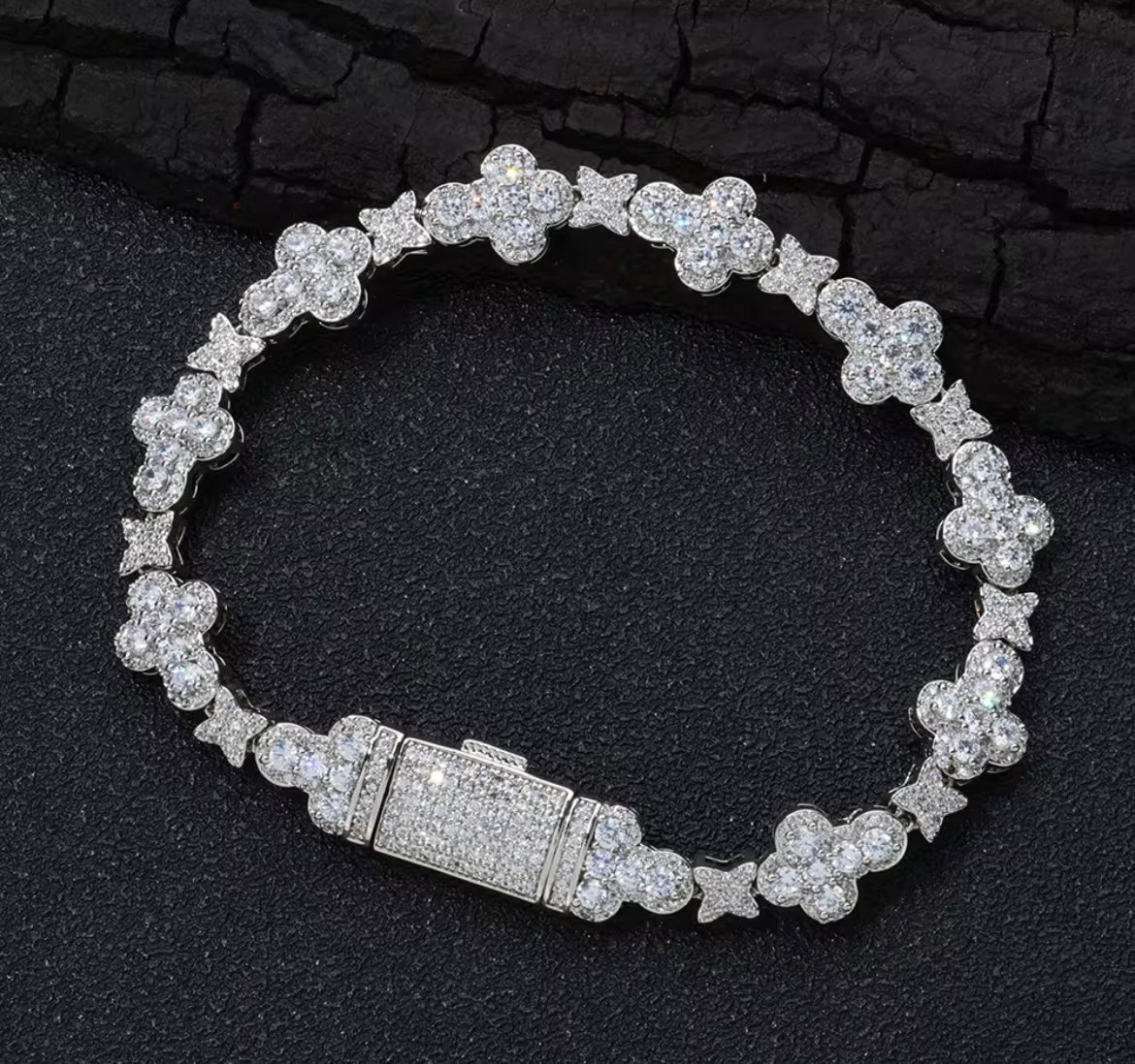 Pulsera Iced Out 10 mm Flores y Cruces