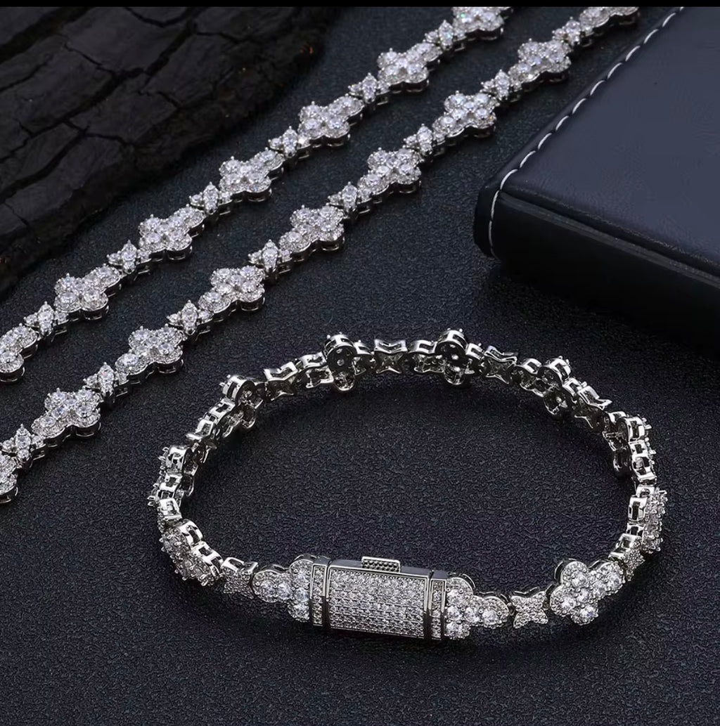 Pulsera Iced Out 10 mm Flores y Cruces