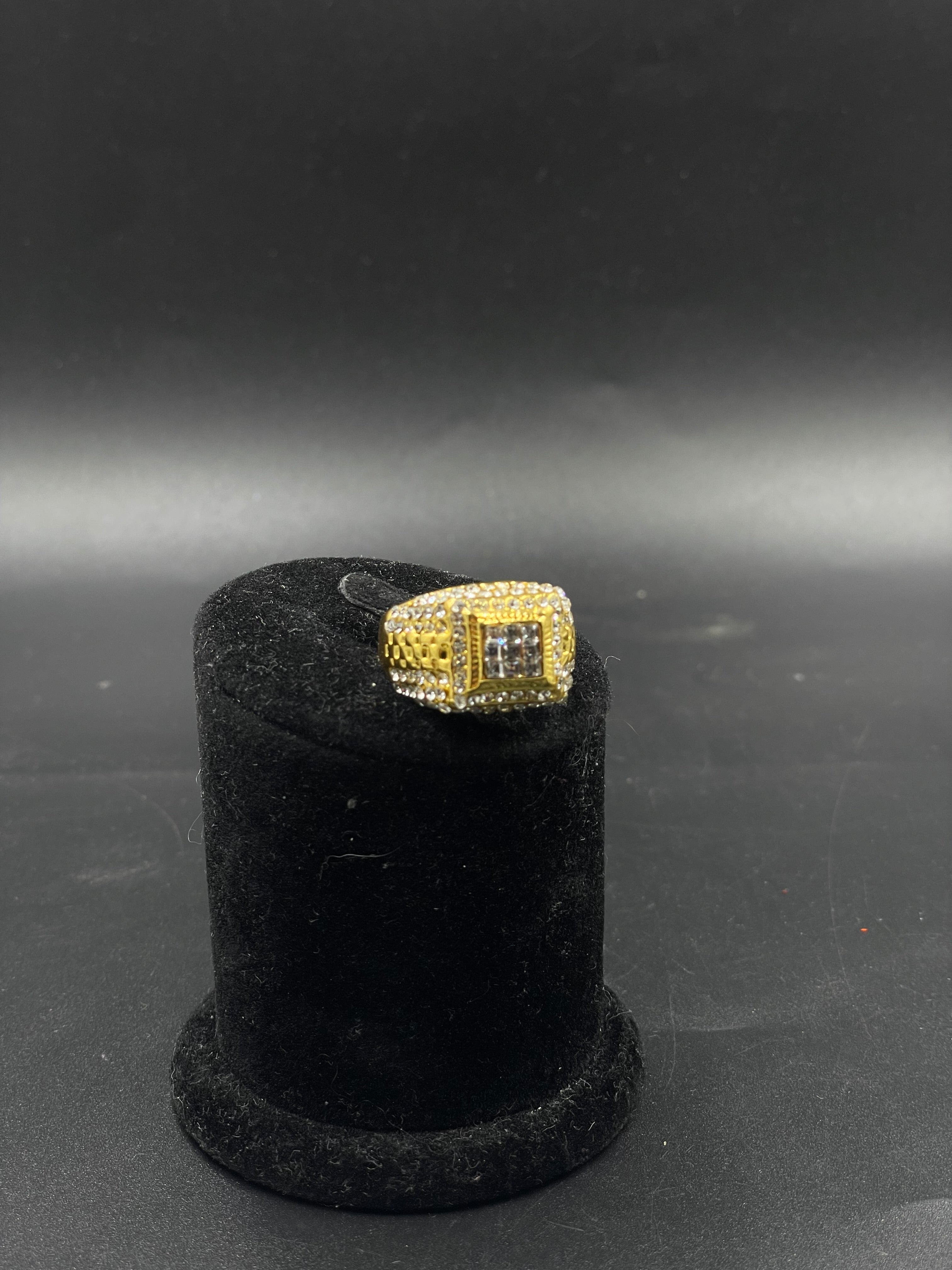 Anillo de Caballero con Zirconia