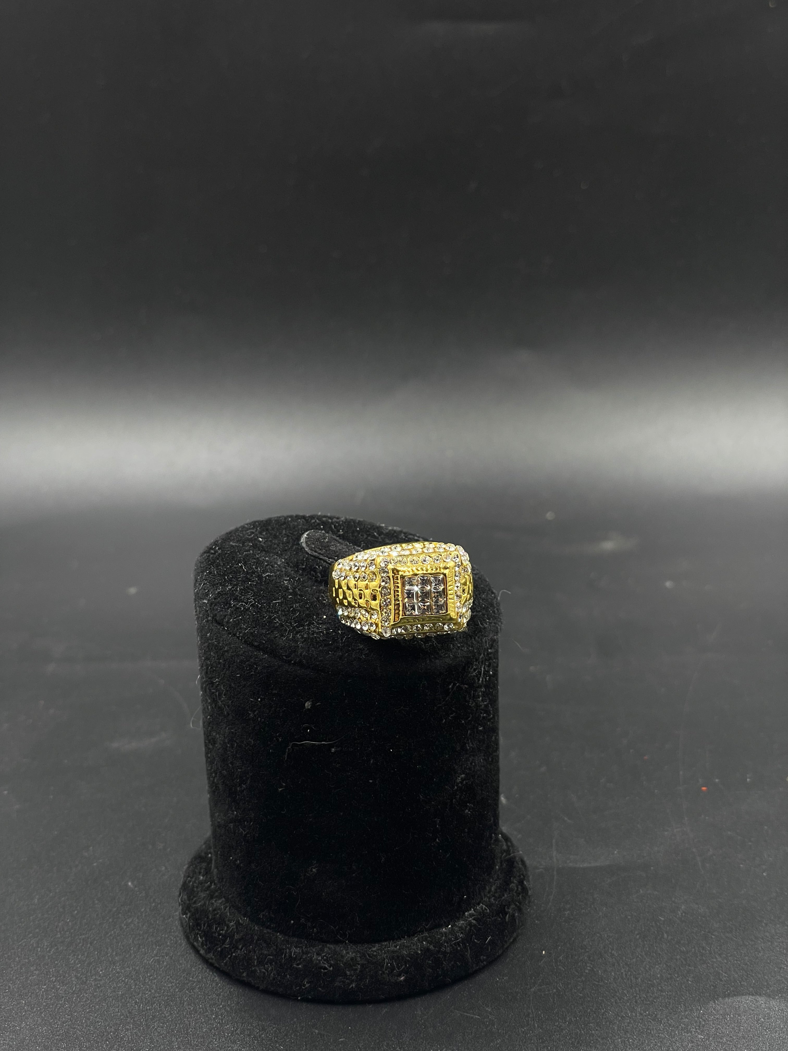 Anillo de Caballero con Zirconia
